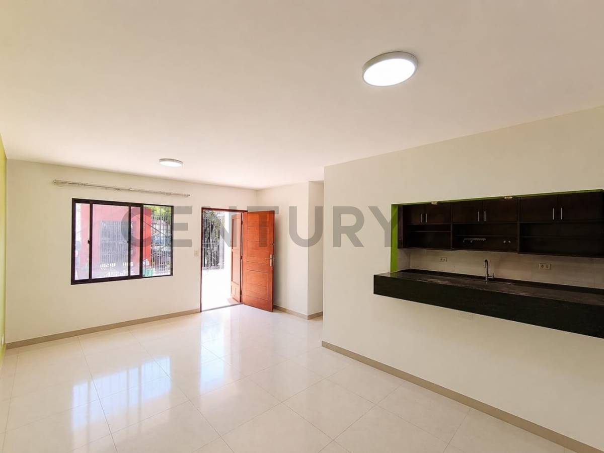 CASA EN VENTA – ZONA SUR – Urbanizacion El Palmar, Sur, Santa Cruz