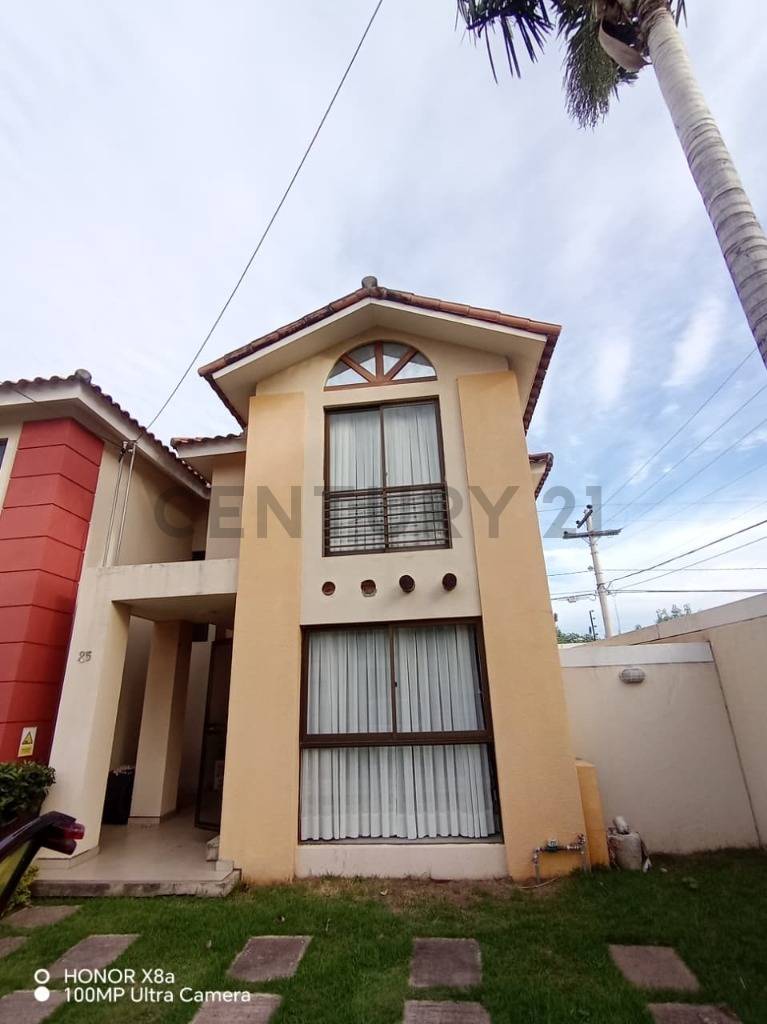 CASA EN VENTA – Condominio Siena, Norte, Santa Cruz