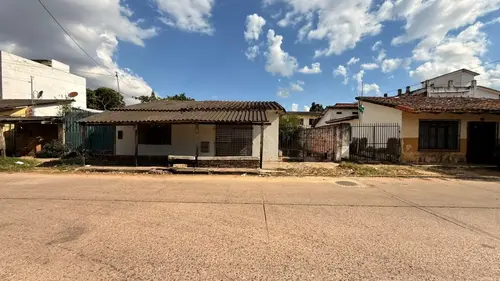 🔥 Casa en Venta – 5to Anillo, Radial 17½ | Precio de Terreno | A Minutos de Ventura Sur 🔥