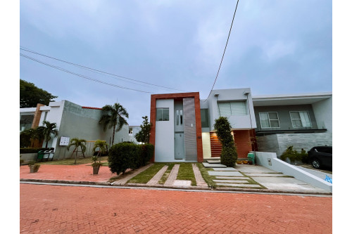 CASA EN VENTA ZONA NORTE