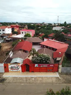 Casa con espacios comerciales en Zona Suroeste